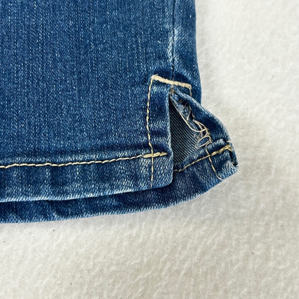 1822 Denim Women's Blue Jean Bermuda Shorts Size 4 Distressed - Picture 9 of 11